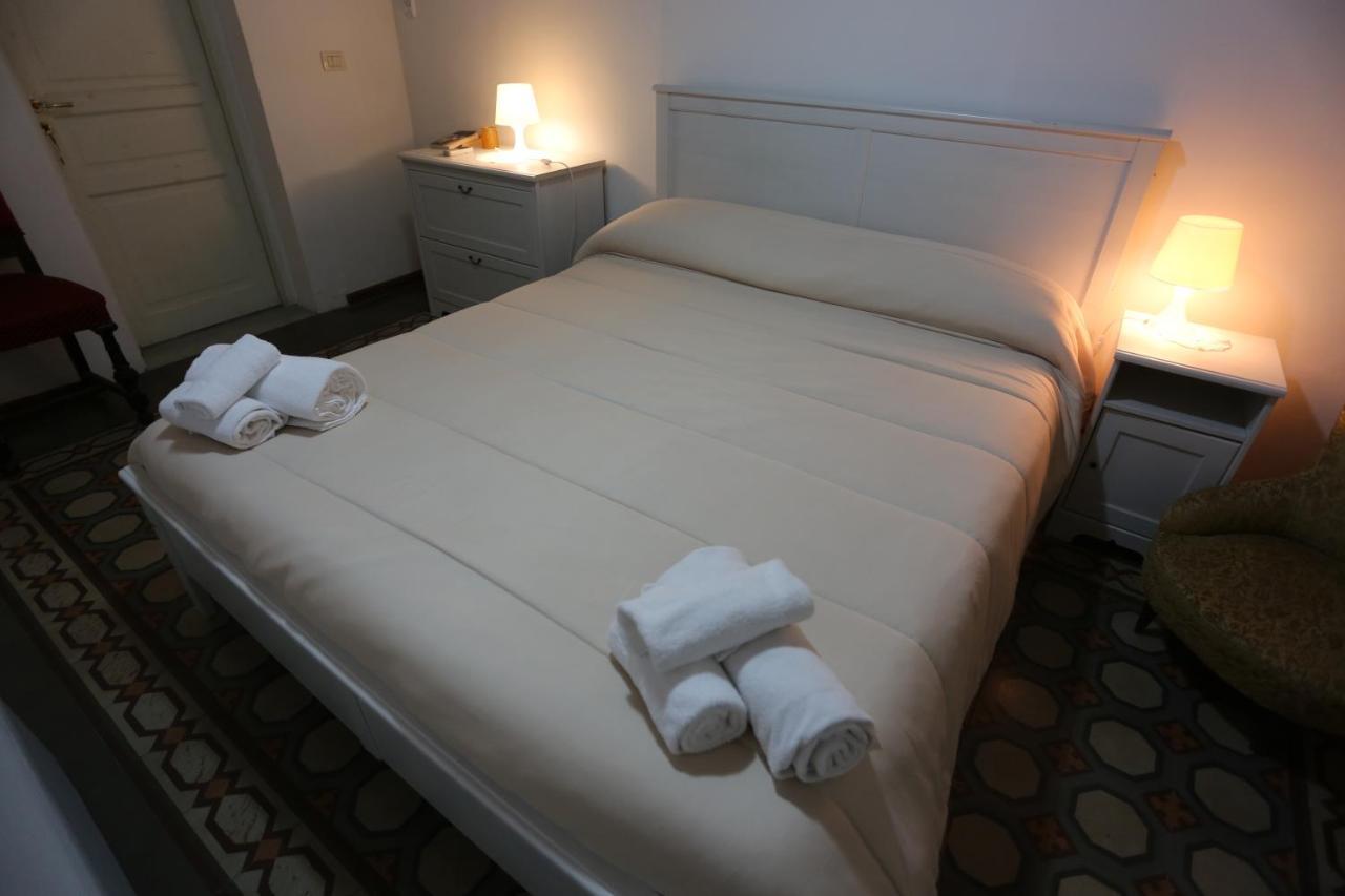 カターニア A Casa Di Laura Bed & Breakfast エクステリア 写真